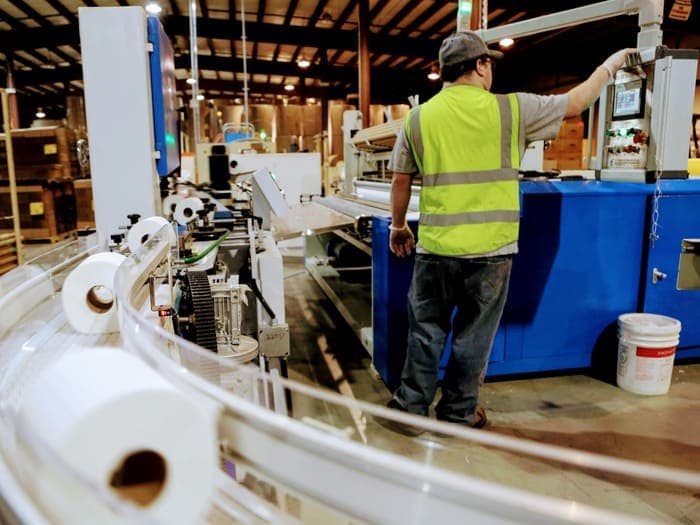 worker for tissue factory